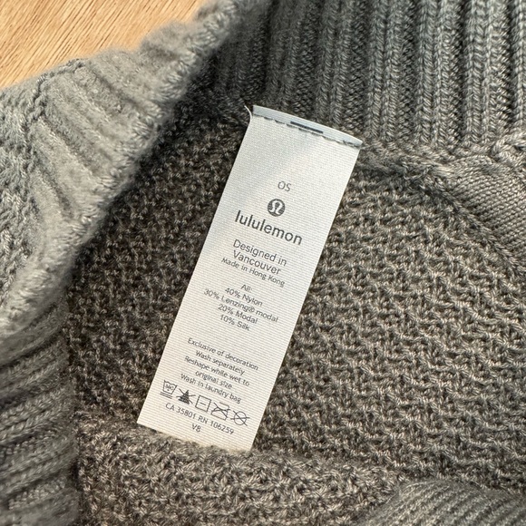 Lululemon poncho green grey OS on the go - Picture 4 of 5